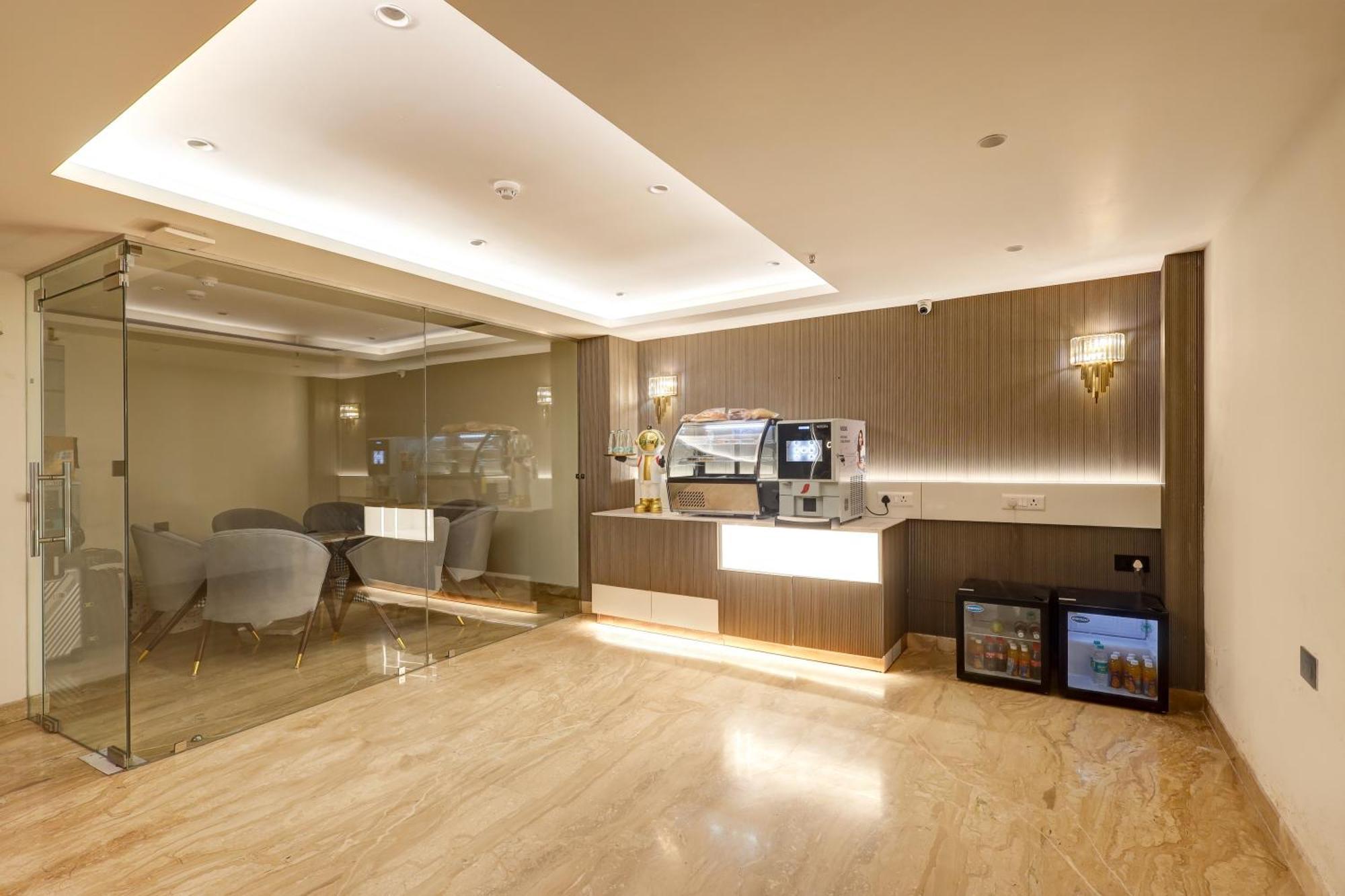 The Tyche New Delhi - Traveller'S Choice Award Winner 2025 นิวเดลี ภายนอก รูปภาพ